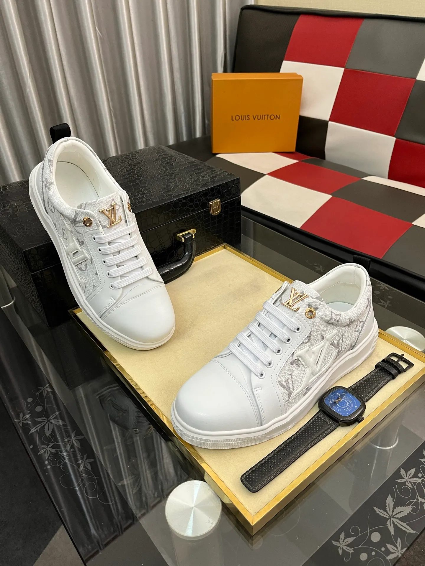Men's shoes 💰400⌚️⌚️【LOUIS VUITTON】Same style as Louis Vuitton* official website 🚹Men's high-top casual shoes❤️Same style as popular celebrities and big names ~ Best-selling at home and abroad Lv focuses on the checkerboard series...Imported first-layer cowhide with special fabrics➕Full sheep leather lining➕Brand-specific hollow outsole💎Number: 38-443️⃣Colors available
